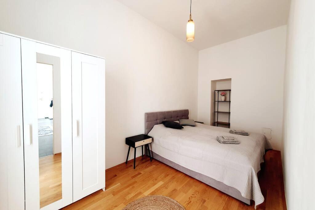 Savoir Vivre Apartments Rosinagasse Вена Экстерьер фото